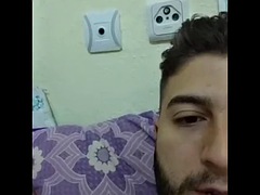 2 straight Turkish friends get horny and wank on the periscope