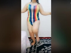 Chubby arab MILF amateur porn