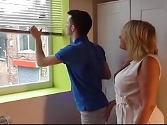 Mommy fucked by young-looking estate agent