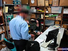 Teen shoplifter propose a blowjob and fuck after caught