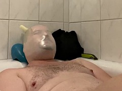 BHDL in - breath play in the bath - fun with latex gloves after shaving