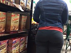 Kewl Porky ASS AT THE SUPERMARKET