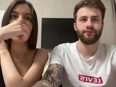 Teen Camgirl - Homemade webcam video with real couple