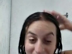 Spanish curvy girl records herself bathing and chatting