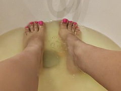 Bath and foot care after a hard day