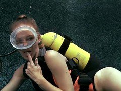 First-class Underwater Oral sex