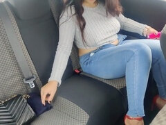 Amateur, Voiture, Talons, Jeans, Masturbation, De plein air, Public, Jouets