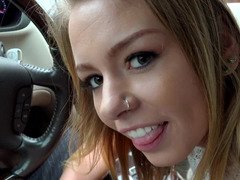 A babe with a nice body is in the car, fucking and sucking