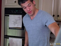 Cumizás, Gesztenyebarna, Láb, Konyha, Természetes mellek, Nézőpont, Valóság, Tini