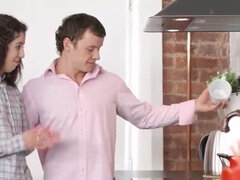 18, Niemowlę, Obciąganie, Brunetka, Wytrysk, Obciąganie, Cipka, Ssanie