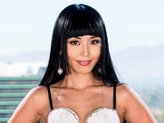 Asiatisch, Grosser arsch, Braunhaarige, Handjob, Lecken, Lingerie, Muschi, Strümpfe