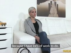 18 let, Zadek, Kotě, Masturbace, Kancelář, Pička, Krátké vlasy, Teenka