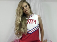 Stepdad has no other choice but to lick her sweaty cunt