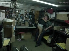 Levy Tran & Jeremy Allen White Shameless S08 sex scenes