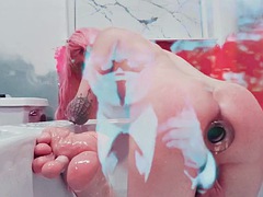 Amador amadora, Travestis, Europeu, Hermafrodita andrógina, Ducha chuveiro, Solo chão, Adolescente, Brinquedos