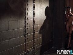 Gorgeous Ebony mature model is flawless