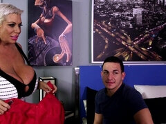 Duże cycki, Blondynka, Cycata, Puma, Dojrzałe, Potwór, Trójkąt, Cycki