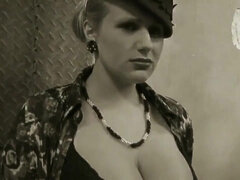 Blondi, Rintava, Rankka, Putka, Hirviö, Luonnolliset tissit, Tissit, Vuosikerta