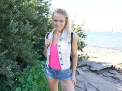 Røv, Blondine, Pik sutte, Hundestilling, Håndjob, Barberet, Mager, Teenager