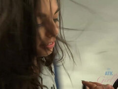 Μελαχροινή, Βρώμικο, Γυαλιά, Λατίνα, Κιλωτάκια, Πρώτου προσώπου, Κάλτσες, Βυζιά