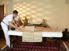 Blondi, Suihinotto, Syväkurkku, Hieronta, Tatuointi