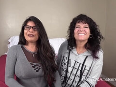 Bundão, Peitos grandes, Peituda, Faculdade, Lésbica, Mamãe, Sexo grupal a três, Tetas