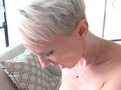 Alusvaatteet, Itsetyydytys, Äiti jota haluaisin panna, Pillu, Ajeltu, Lyhyt tukka, Soolo, Lelut