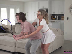 Peitos grandes, Pau, Punheta, Orgasmo, Calcinha, Pontos de vista, Saia, Correia