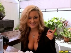 Culo grosso, Grande cazzo, Tette grandi, Bionda, Pompino, Da dietro, Punto di vista pov