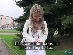 Sucer une bite, Tromperie, En levrette, Doigter, Pov, Public, Chatte, Mouillée