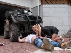 Svart, Blondin, Fetisch, Hd, Utomhus, Piercing, Kissar, Tatuering