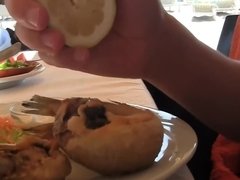 Fafanje, Rjavolaska, Zunaj, V javnosti