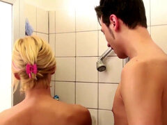 Alemãoã, Mãe gostosa, Adolescente