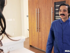 Amatorka, Duże cycki, Obciąganie, Brunetka, Lizanie, Masturbacja, Pirsing, Hiszpański