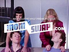 顔射, 巨大, 下着, 穴開きパンティ, ロシア人, 義母, 禁句, オッパイの