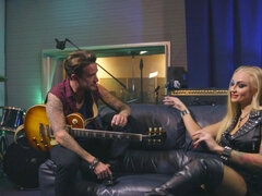 Chica, Rubia, Mamada, Corridas, Sexo duro, Hd, Tetas naturales, Tatuaje