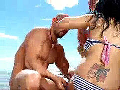 Ocean, public, swingers