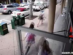 Amatööri, Kondomi, Takaapäin, Kääpiö, Luonnolliset tissit, Toimisto, Teini, Tissit