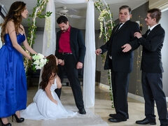 Большая жопа, Большие сиськи, Брюнетки, Застукали, Дилдо, Собачьи, Бритые, Сиськи