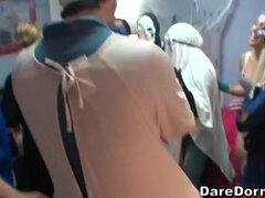 Popó, Szőke, Gesztenyebarna, Diákotthon, Buli, Filigrán alkatú, Vékony, Uniformis