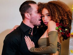 Stor kuk, Avsugning, Doggystyle, Mellanrasig, Naturliga tuttar, Mager, Tonåring, Tuttar