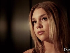 Stora tuttar, Blondin, Dubbelpenetrering, Ansiktsbehandling, Gapande, Handjobb, Naturliga tuttar, Trekant