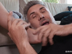 Paisley Porter Messy Feet Screw