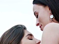 Ellie and Milena played lose and lick