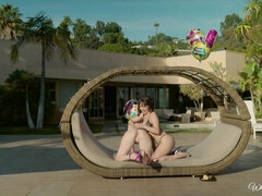 69, Blonde, Lingerie, Seins naturels, De plein air, Chatte, Fessée, Nénés