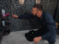 Lécher le cul, Blonde, Faciale, Masturbation, Huilée, Cheveux courts, Douche, Mouillée