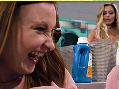 Tekintélyes didik, Csoportos kefélés, Fajok közötti, Érett feleség, Nyilvános, Vöröshajú, Tini