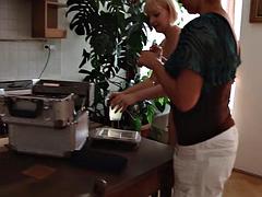 Μεγάλα βυζιά, Ξανθιά, Χοντρούλα, Τσέχα, Βυζιά