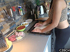 Amatoriale, Culo grosso, Brunetta, Cieca, Fatto in casa, Cucina, Mamma