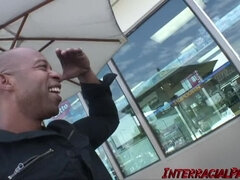 18 jaar, Enthousiasteling, Blond, Lul, Gigantische lul, Interraciaal, Tiener, Tieten likken